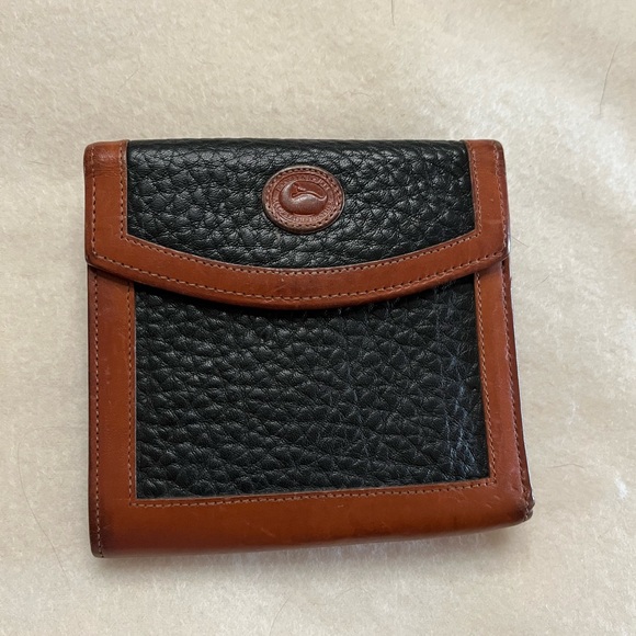 Vintage Black and Brown Dooney & Bourke kisslock wallet - Picture 1 of 8